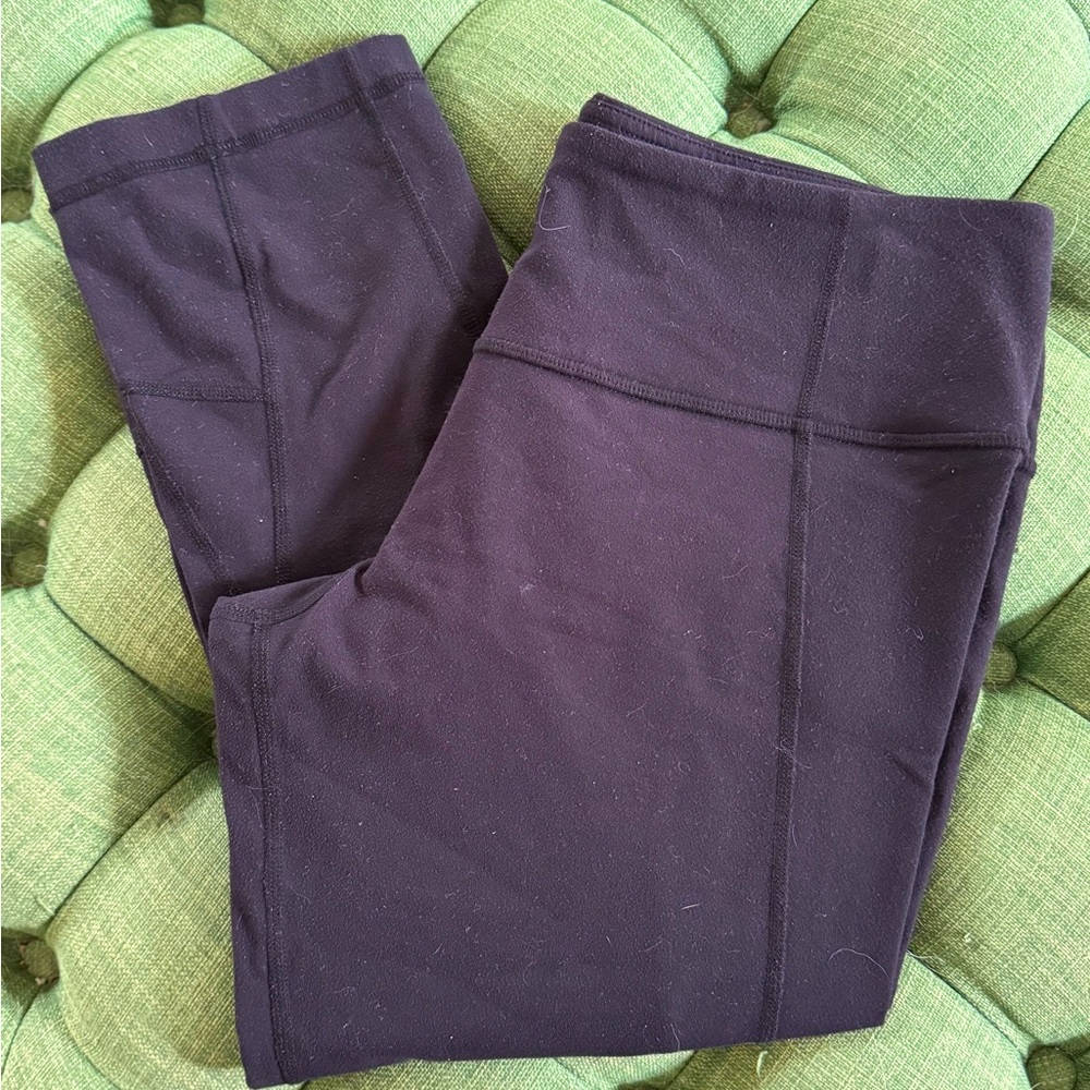 Size 10 Lululemon cropped leggings - Picture 1 of 4